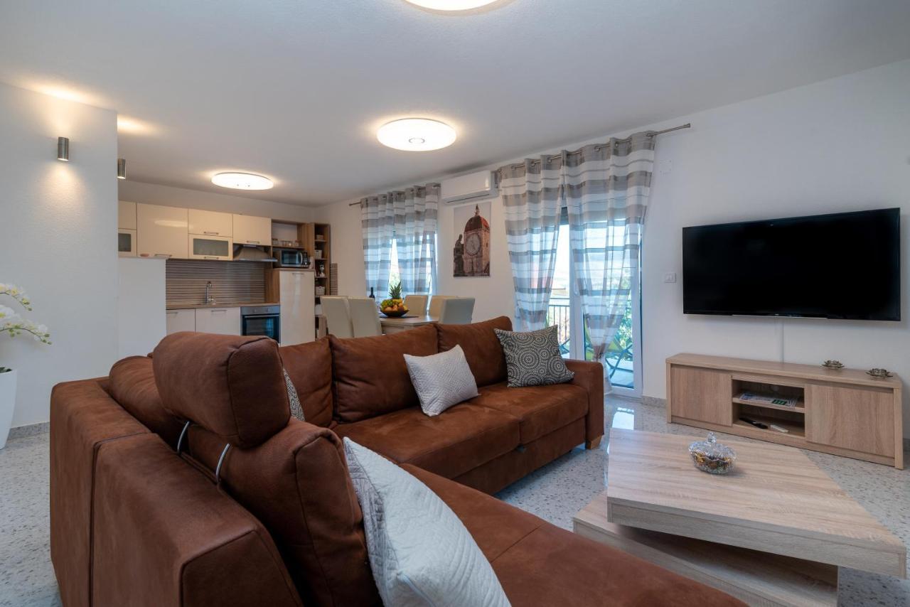 Apartment Gagula With Jacuzzi Trogir Eksteriør bilde