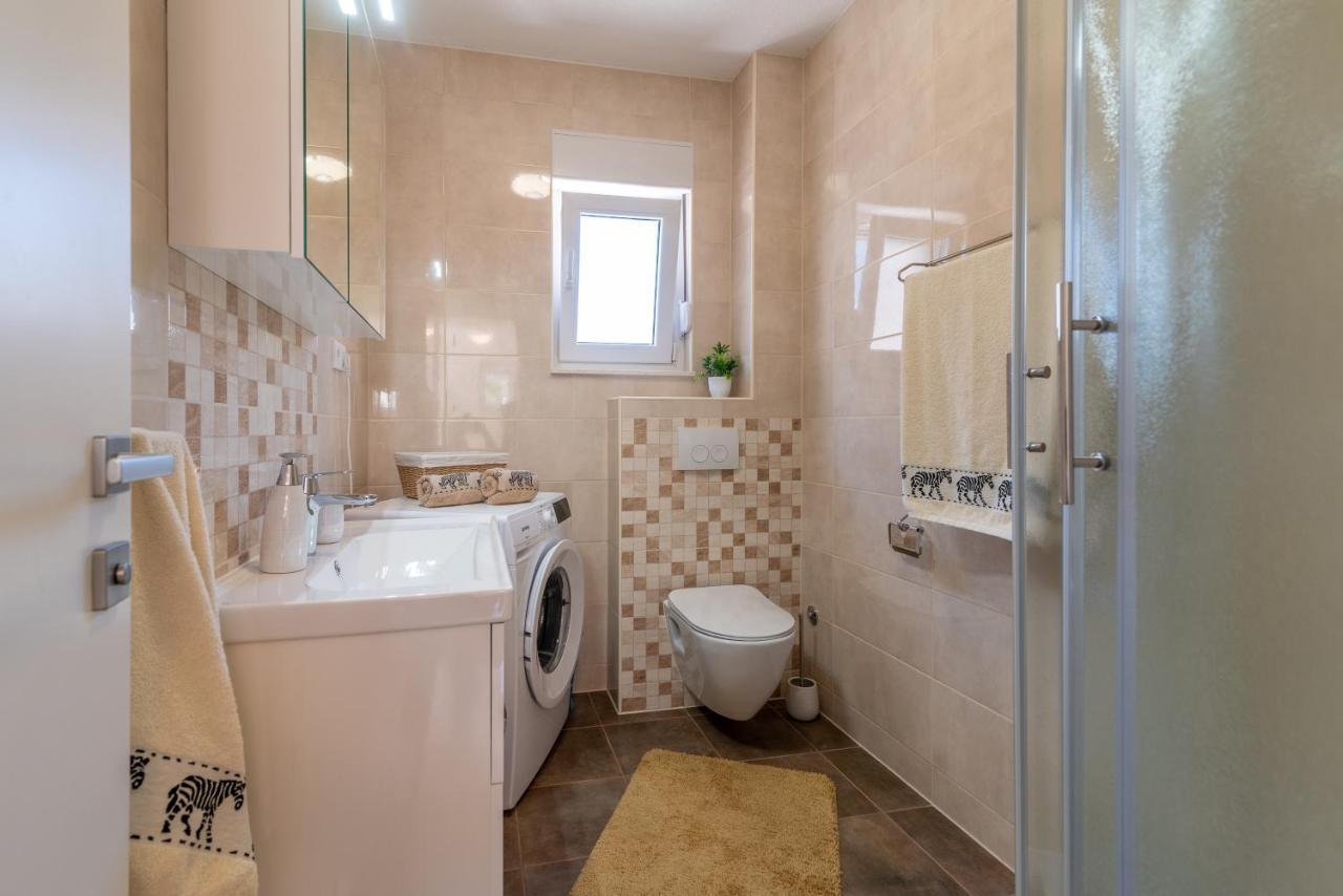 Apartment Gagula With Jacuzzi Trogir Eksteriør bilde