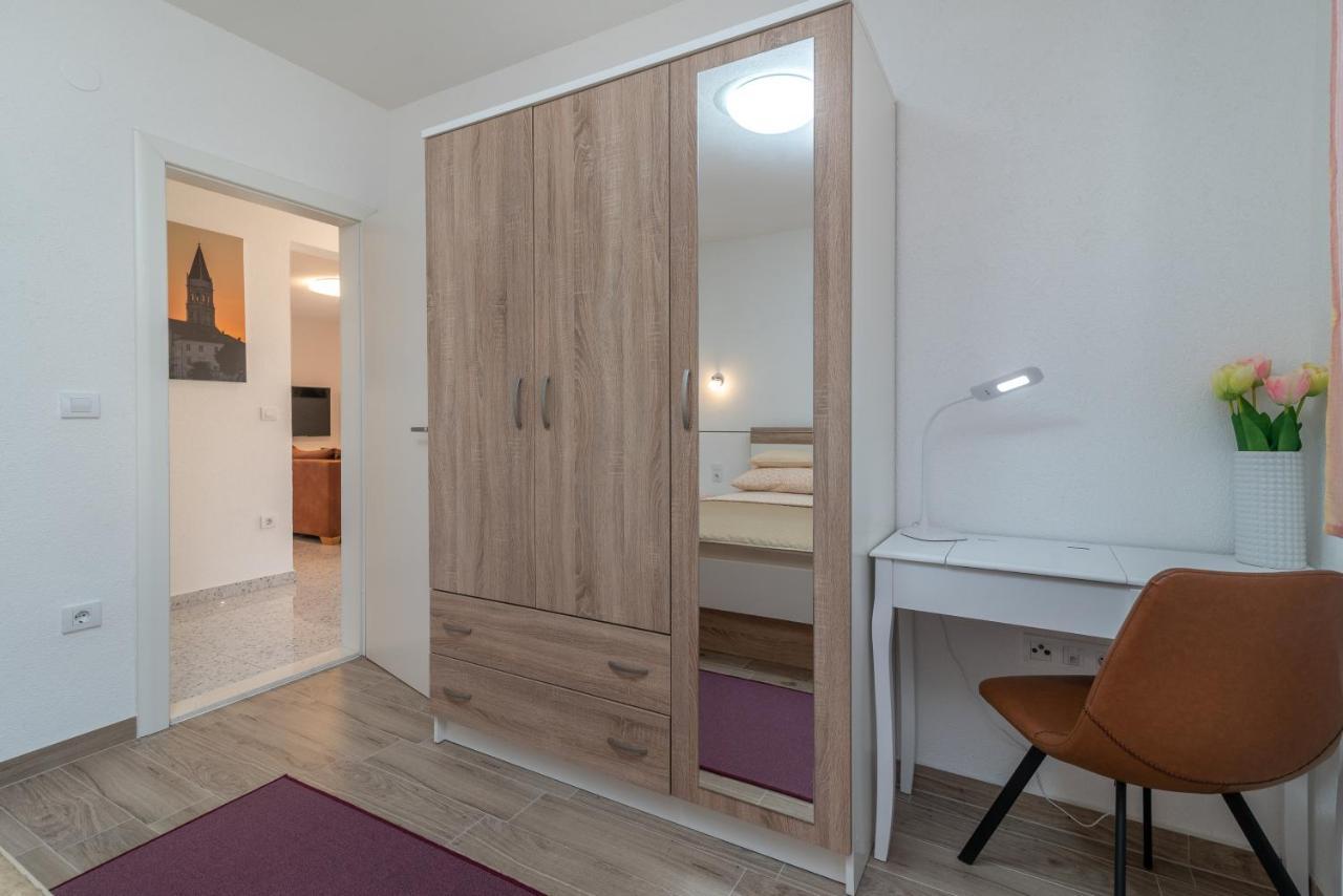 Apartment Gagula With Jacuzzi Trogir Eksteriør bilde